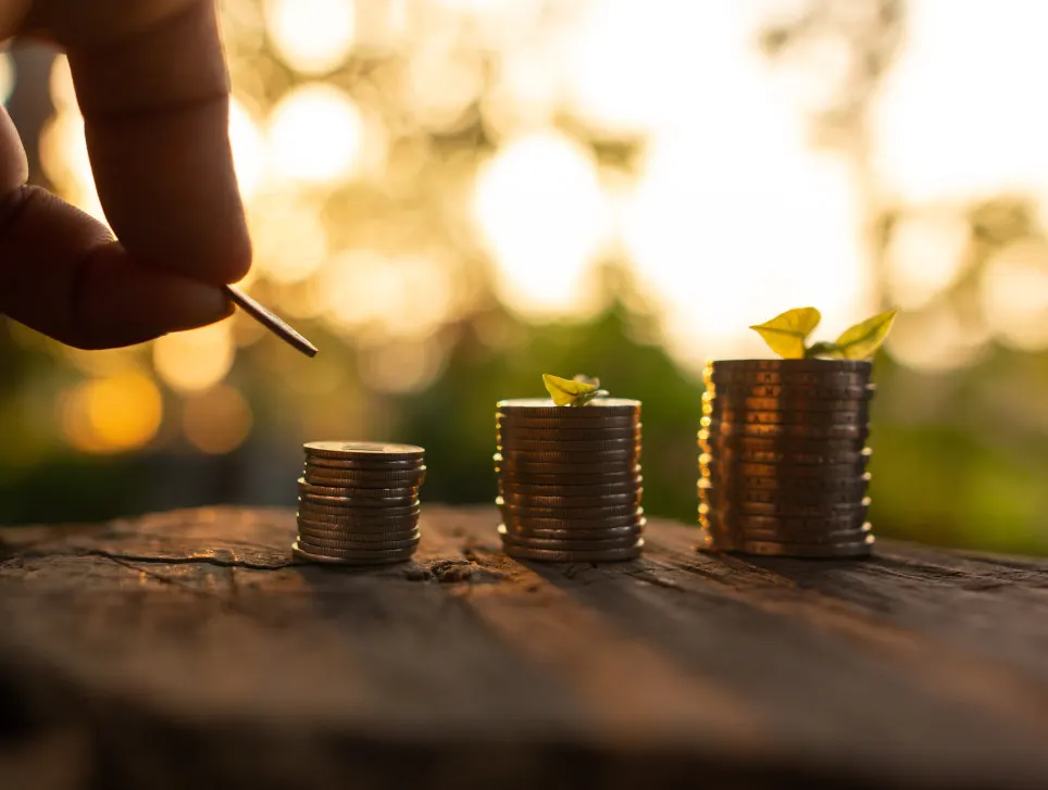 Eco를 중심으로 파생한 Ecosystem과 Economy의 두 개의 세상, 그리고 지구라는 한 몸에서 같이 성장한 인간과 다른 생명체는 샴쌍둥이다.