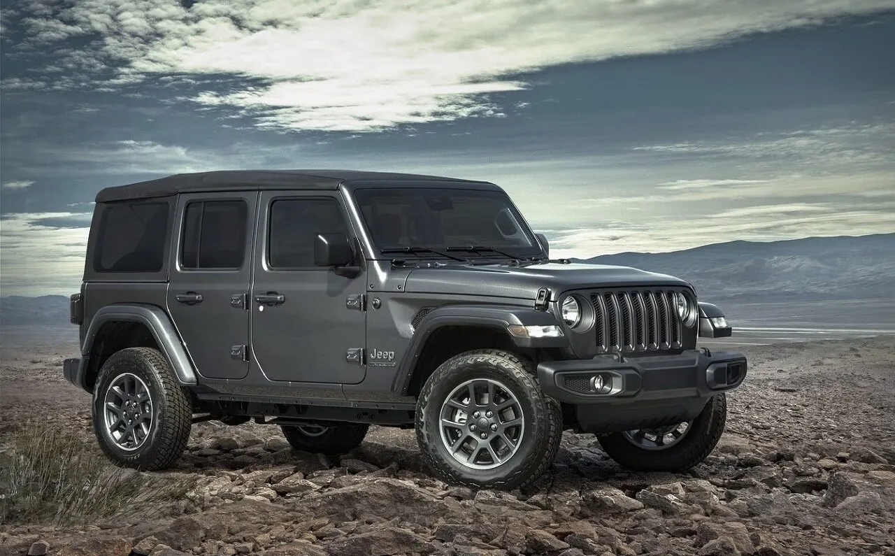 미국인들의 코드를 담은 JEEP, 샤넬은 새로운 트렌드를 끊임없이 창조하지만 동시에 우아한 스타일이라는 포지션에 굉장히 충실하다.